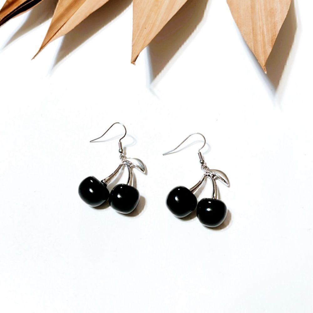 Black cherry dangle earrings S326